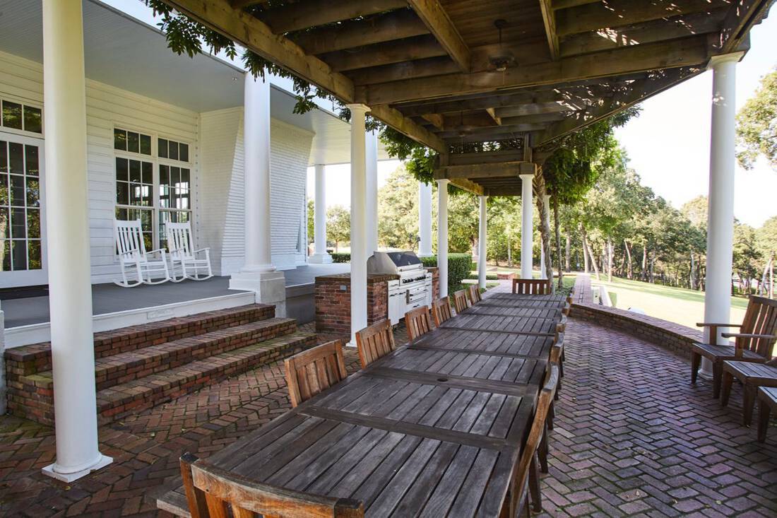 Menehune Luxury Ranch on Lake Athens Republic Ranches