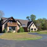 Exterior Circle Drive