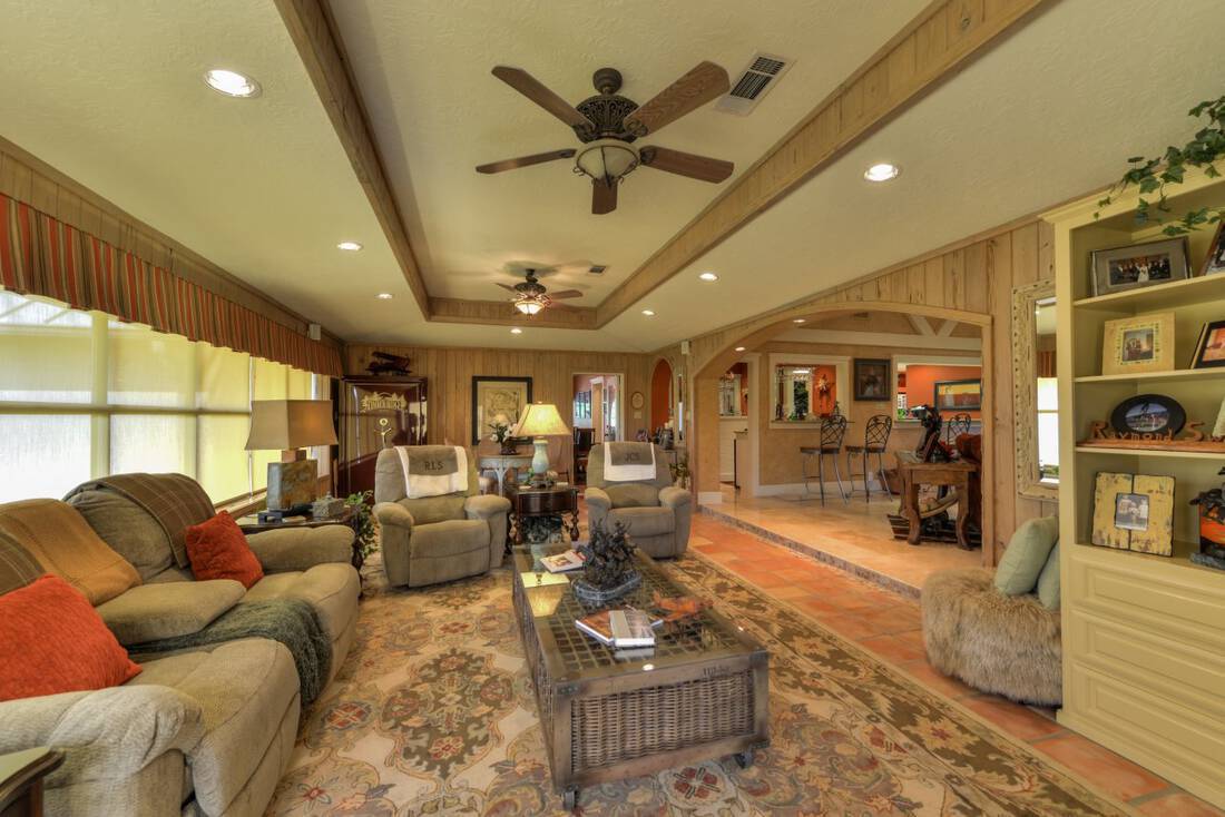 4 oaks living room