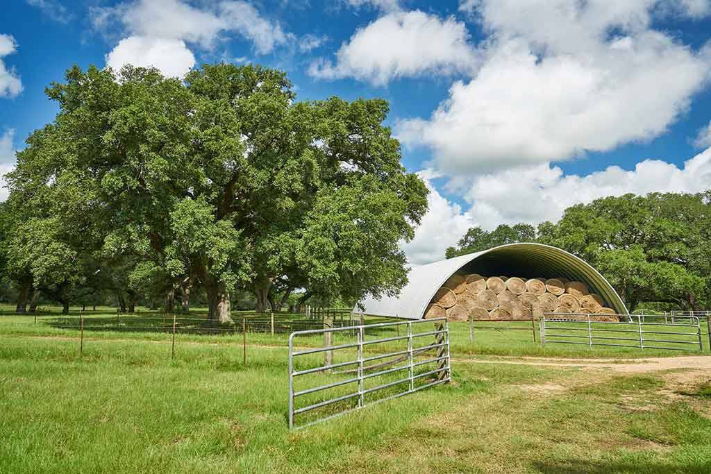 6-S-Cattle-hay-barn