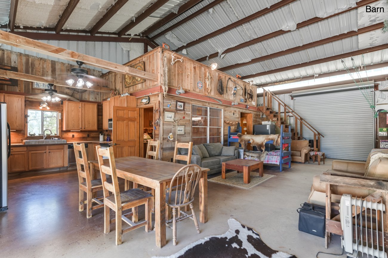 33-Barn- 33-Barn-