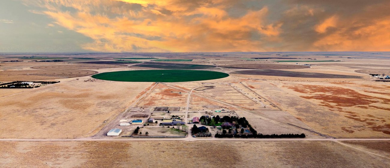 agricultural-land-with-pivot-irrigation-colorado-bow-barrel-lodge