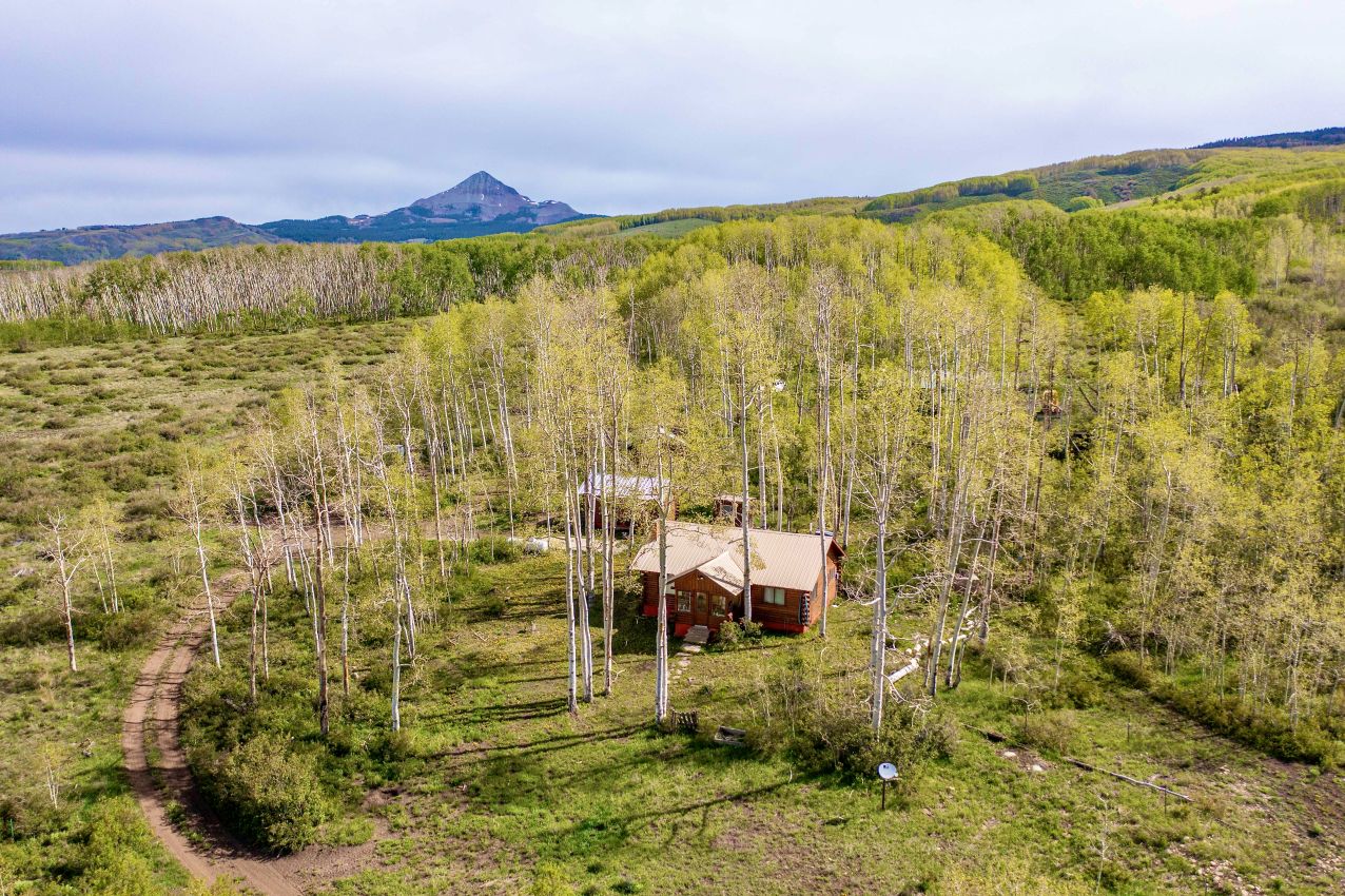 cabin-in-the-woods-Colorado-Brumley-Aspen-Waters-Ranch