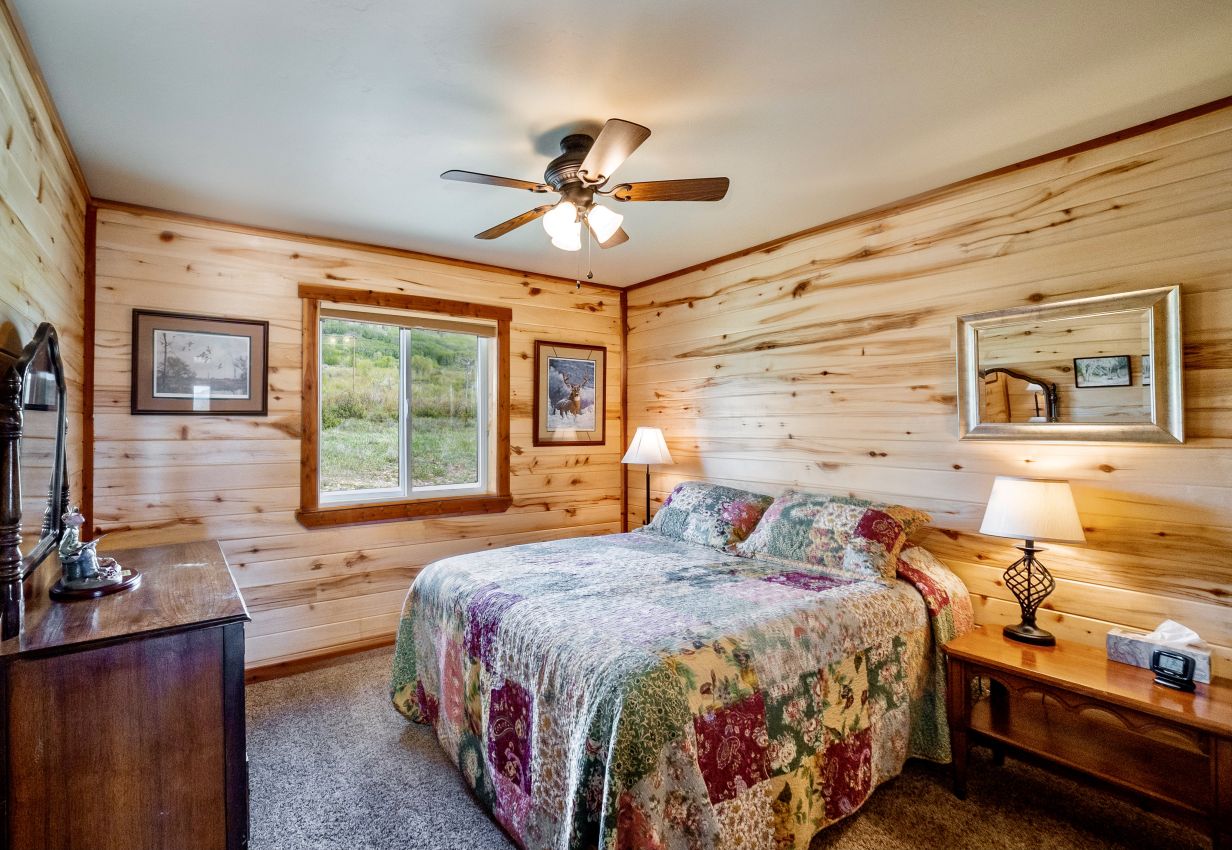 cabin-master-bedroom-Colorado-Brumley-Aspen-Waters-Ranch