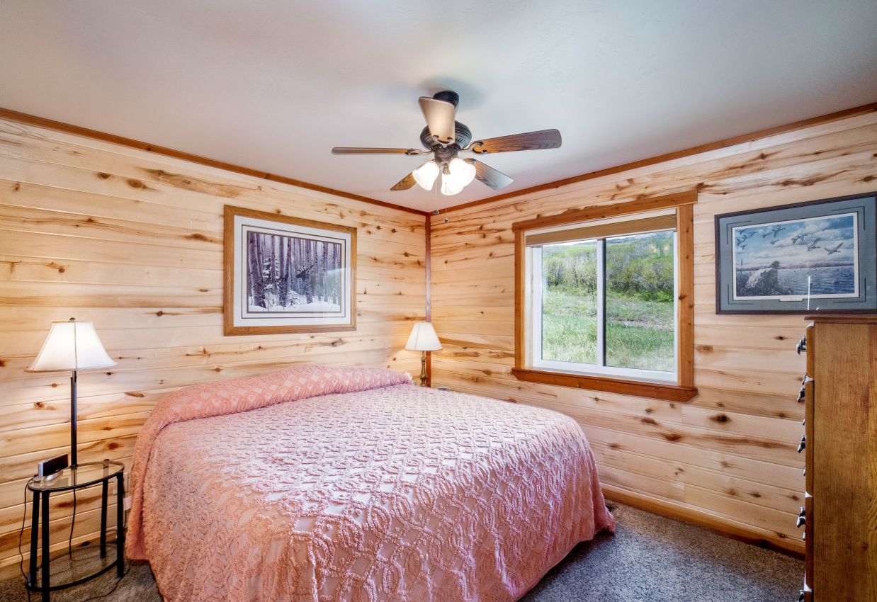 cabin-second-bedroom-Colorado-Brumley-Aspen-Waters-Ranch