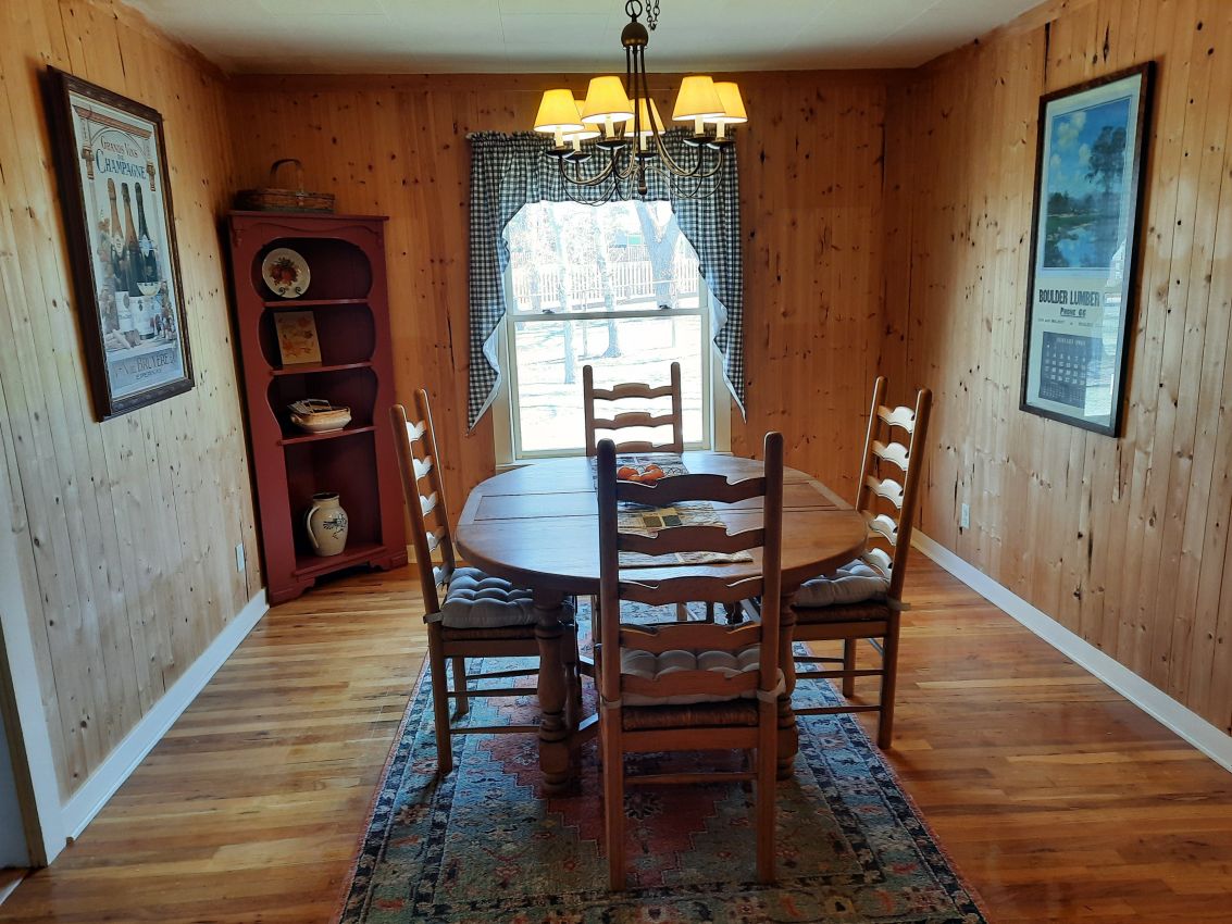 dining-room-guesthouse-colorado-cherry-street-riverside
