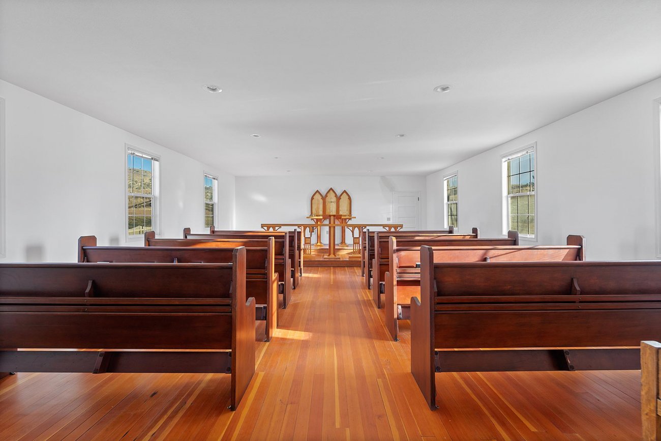 interior-of-church-oregon-criterion interior-of-church-oregon-criterion