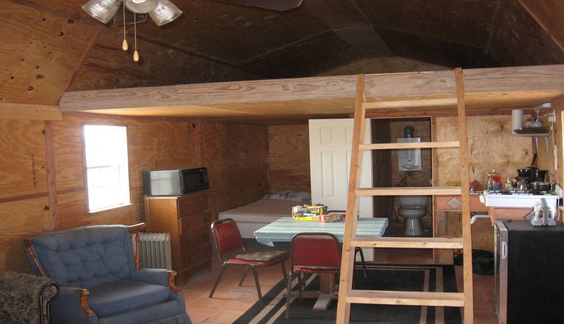guest-cabin-interior