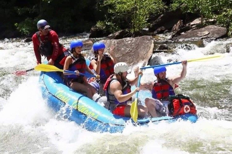 Smoky-Mountain-Adventure-land-kayak-raft-tube-fish-swim-Tennessee-Prince-Mountain-Overlooking-Lake-Ocoee