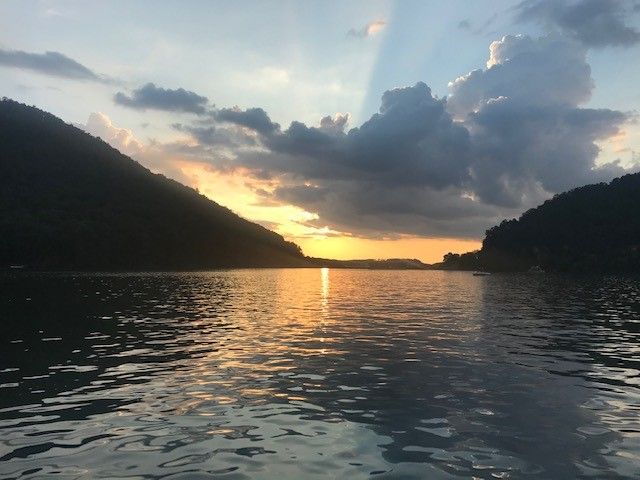 Smoky-Mountain-Sunset-boating-Watersports-boating-fishing-camping-Tennessee-Prince-Mountain-Overlooking-Lake-Ocoee