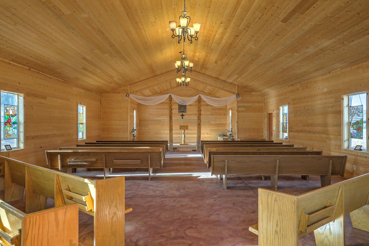 chapel-inside-new-mexico-founders-ranch