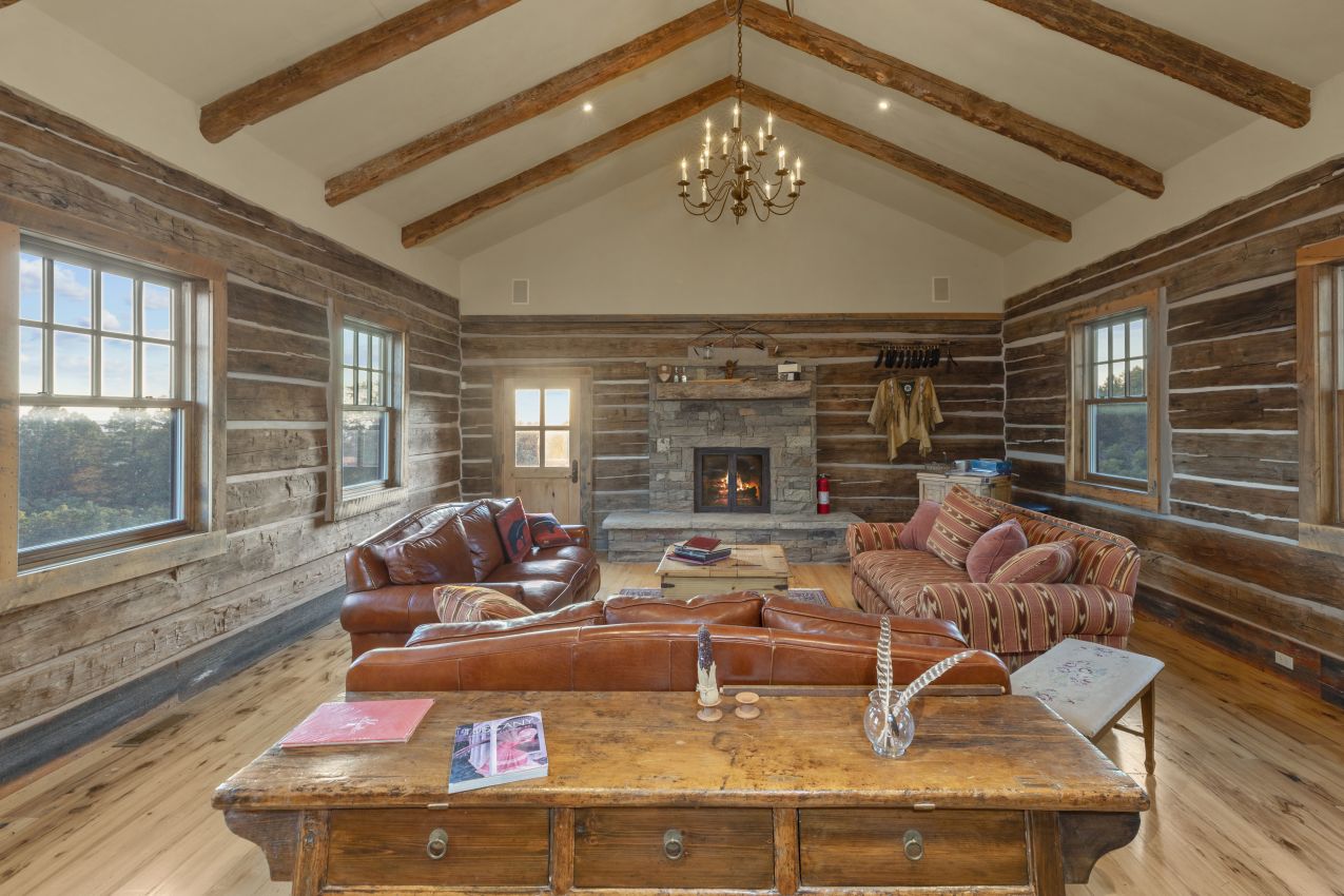 Living-Room-Fireplace-Colorado-Four-Shooting-Stars-Ranch