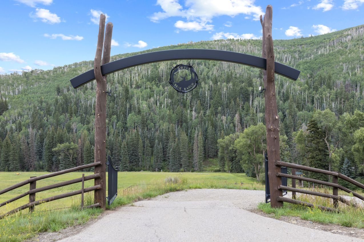 best-ranch-gate-colorado-goble-creek-ranch