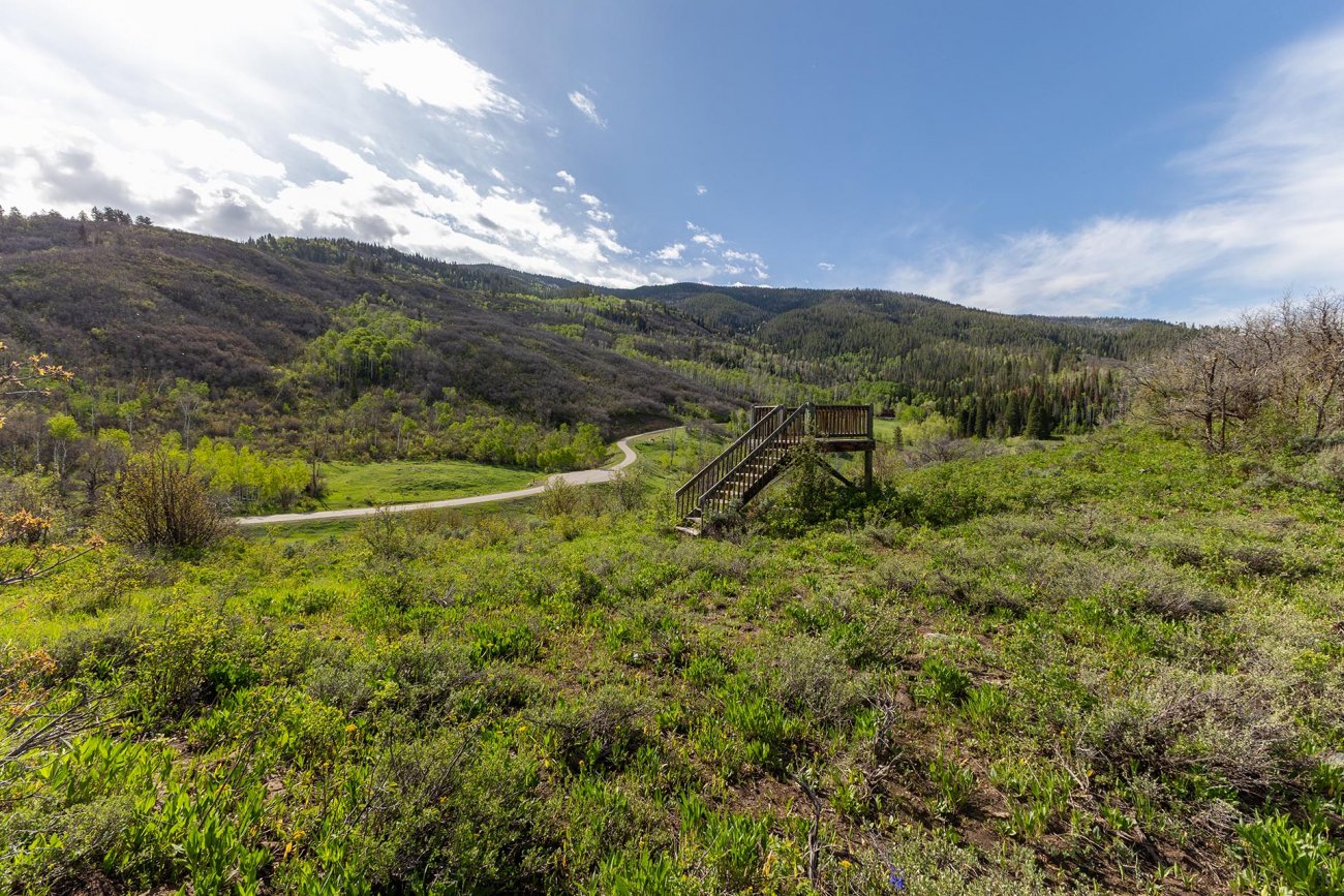 big-game-hunting-colorado-lake-catamount-homesite