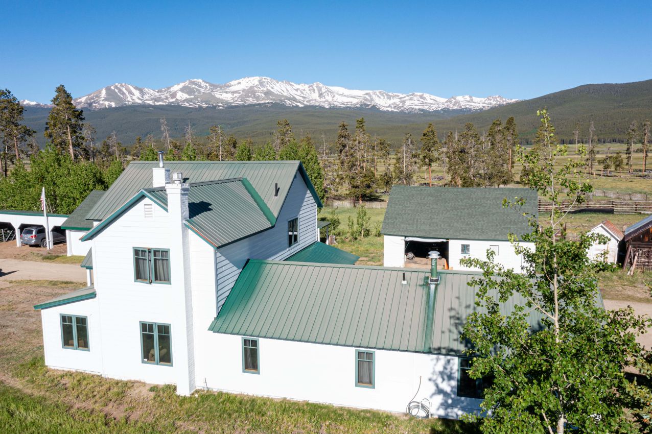 ranch-house-side-view-Mt-Elbert-colorado-lake-fork-ranch