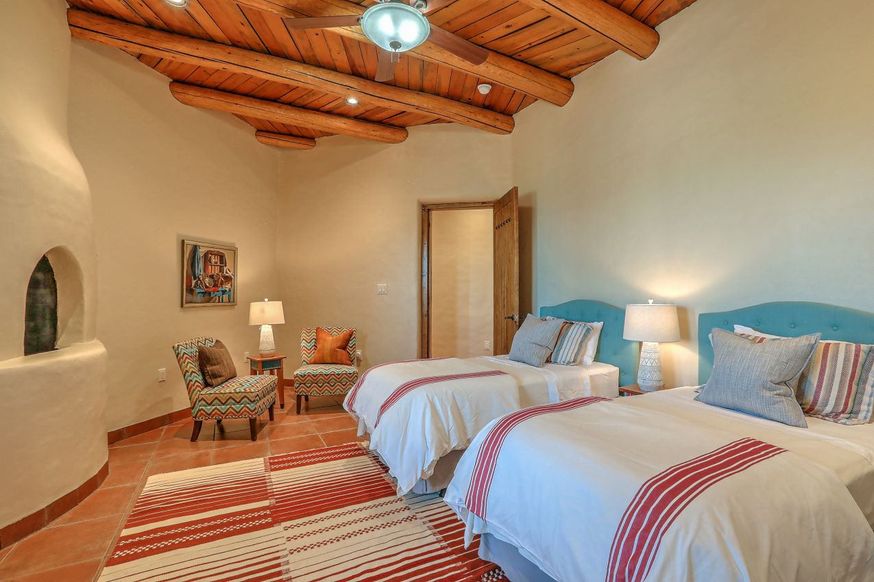 twin-bedroom-new-mexico-mesa-springs-ranch