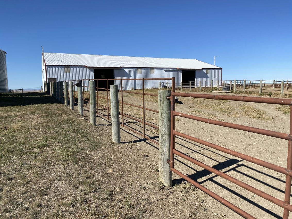 Northern-Plains-Grassland-Cattle-Ranch-South-Dakota-Headquarters9
