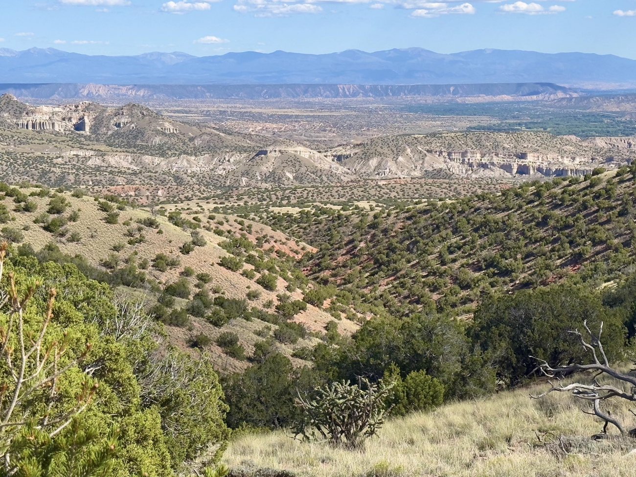 distant-white-cliffs-new-mexico-plaza-blanca