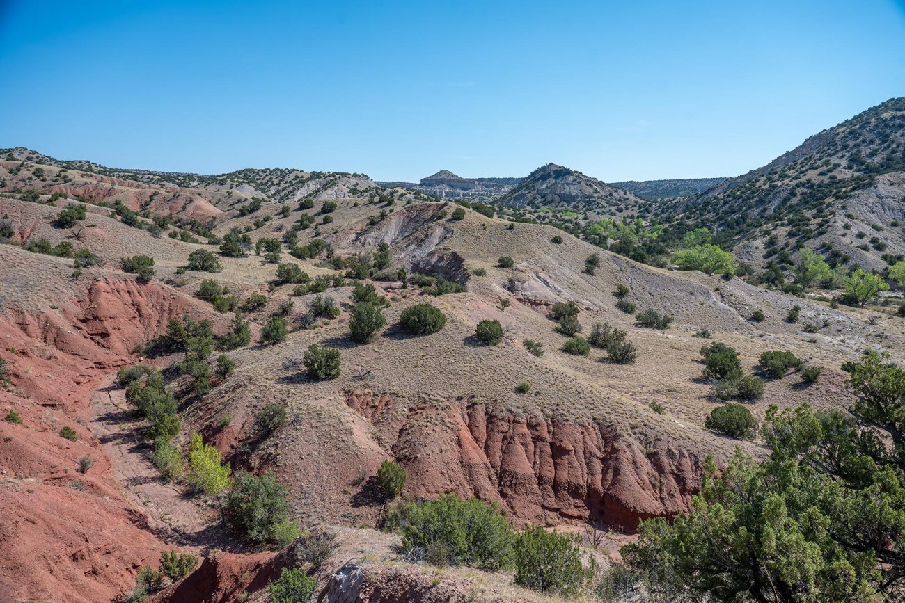 red-dirt-hills-new-mexico-plaza-blanca