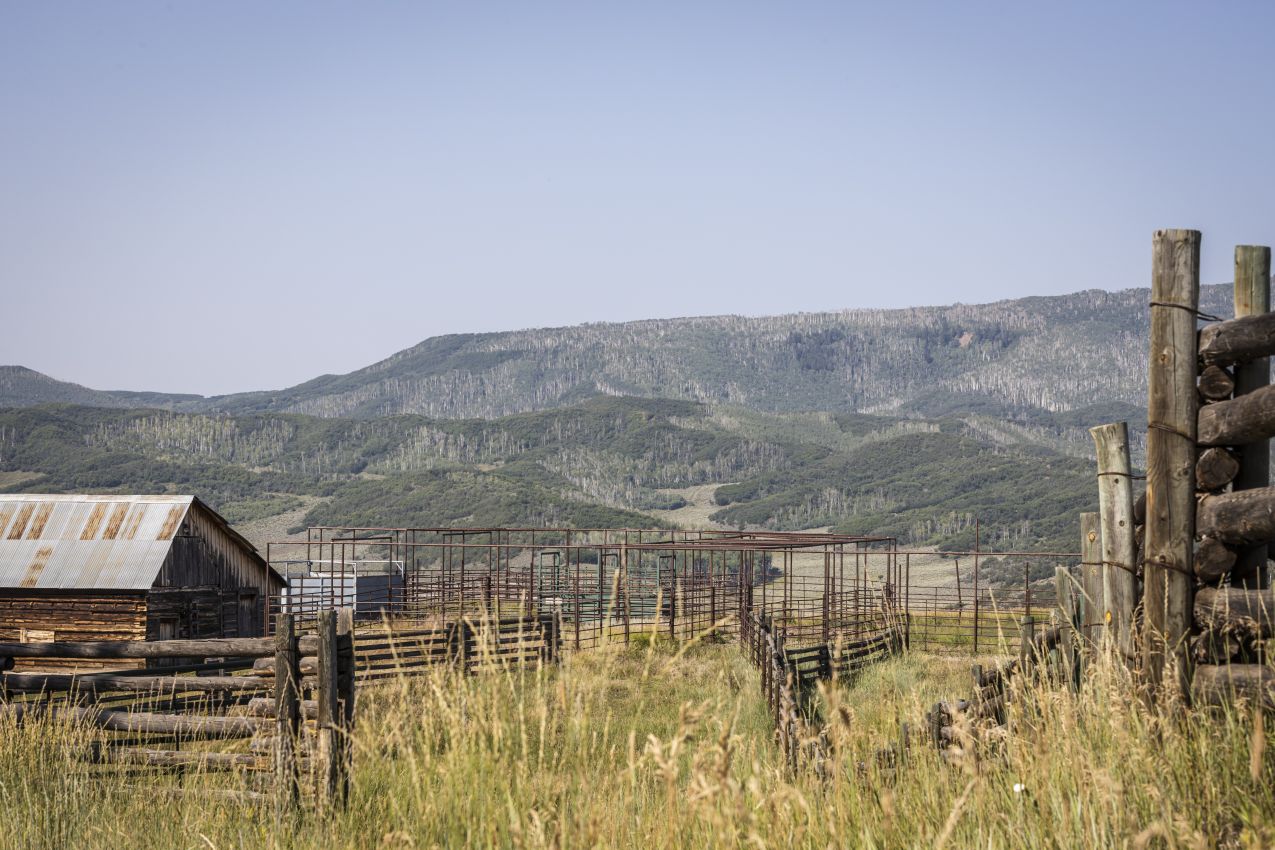 Barn-1-Colorado-Ragged-Mountain-Ranch