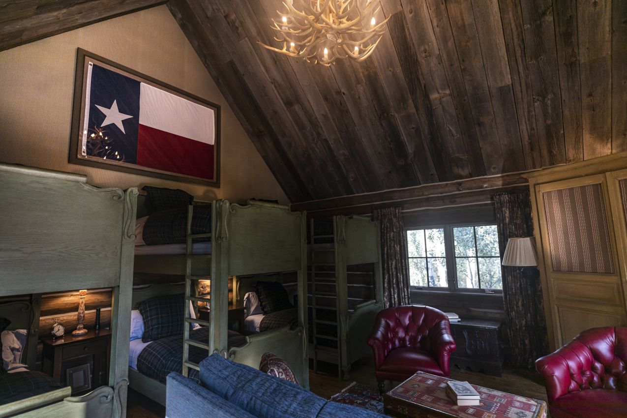 Living-Room-1-Twin-Cabins-Colorado-Ragged-Mountain-Ranch