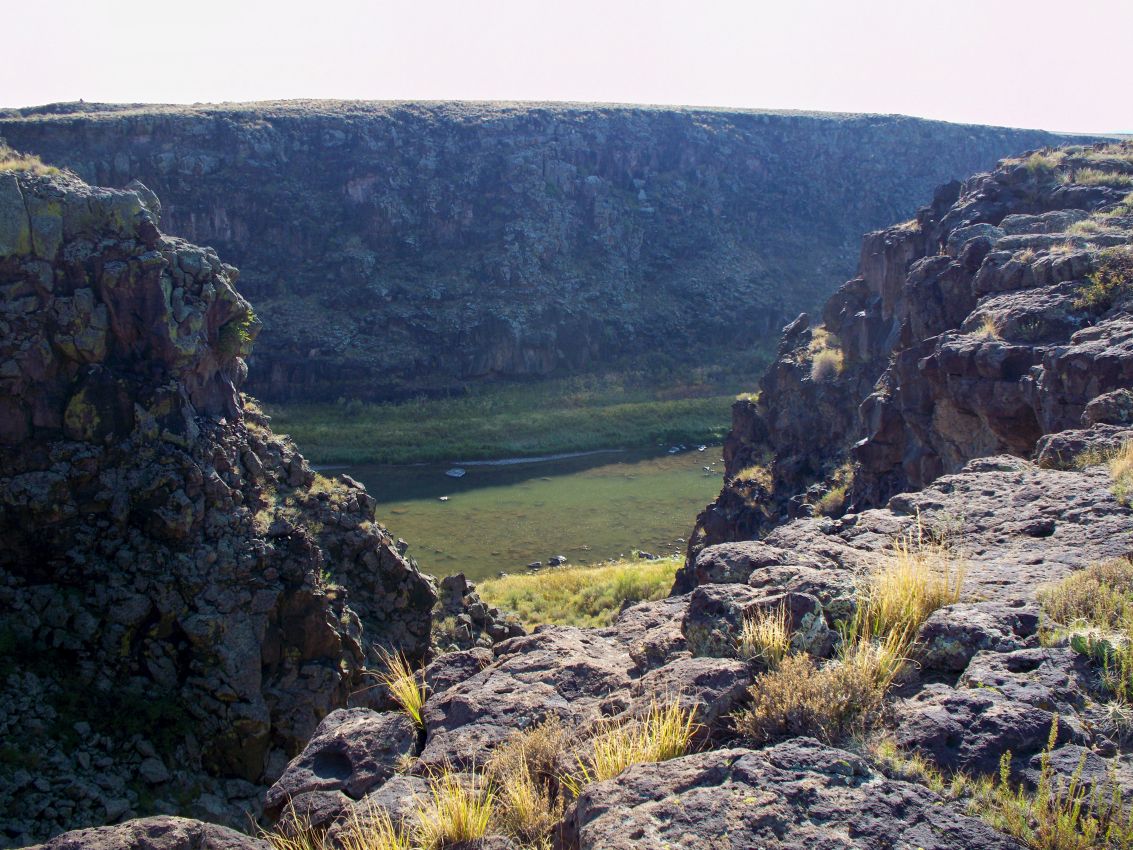 Canyon-cut-arroyo-drop-river-view-Colorado-Rio-Grande-Del-Norte-Ranch