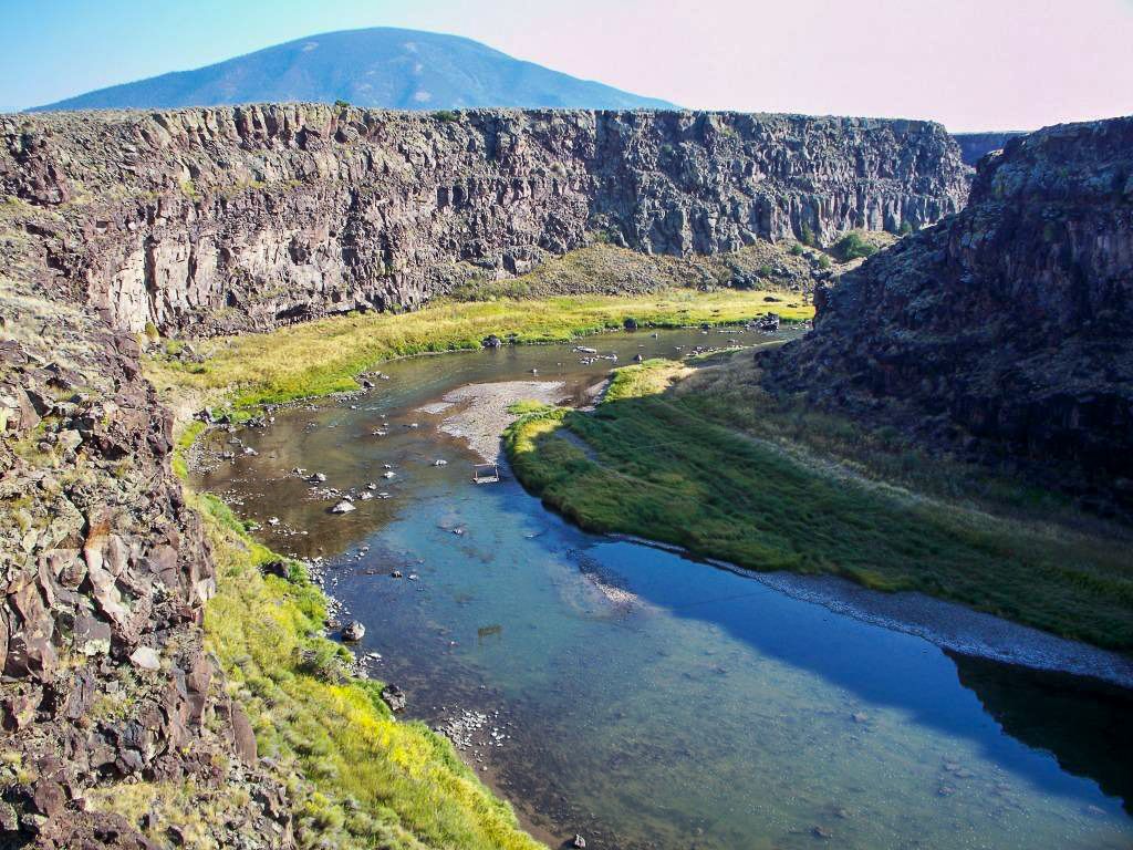 Ute-Mountain-view-above-rio-grande-river-colorado-rio-grande-del-norte-ranch