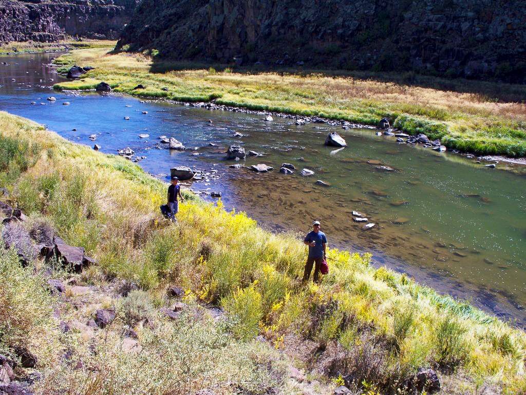 fishing-hiking-fishermen-riverside-trail-Colorado-Rio-Grande-Del-Norte-Ranch