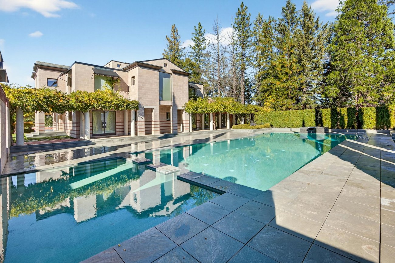 1_southern-oregon-luxury-homes-oregon-the-bird-estate