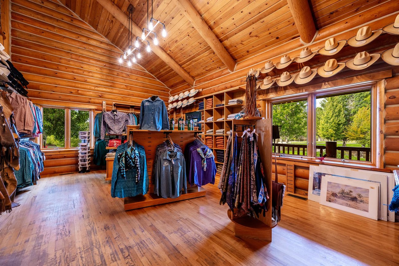 buy-a-guest-ranch-in-wyoming-the-hideout-lodge-guest-ranch