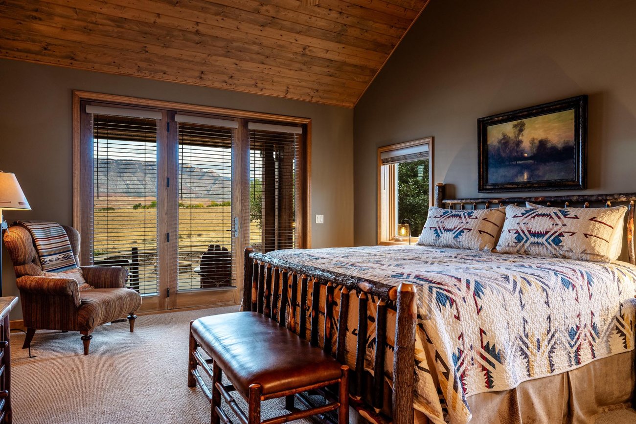 equestrian-adventure-wyoming-the-hideout-lodge-guest-ranch