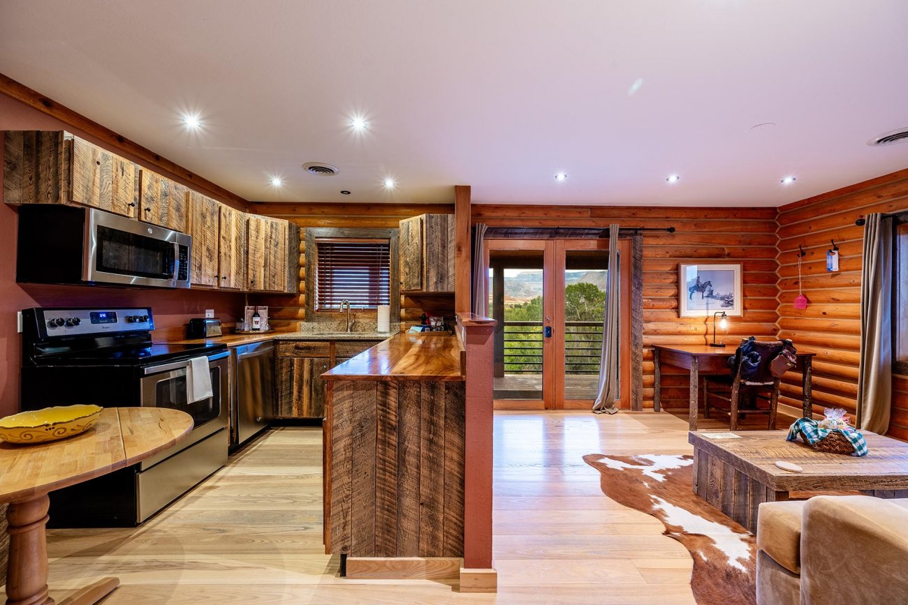 family-guest-ranch-wyoming-the-hideout-lodge-guest-ranch