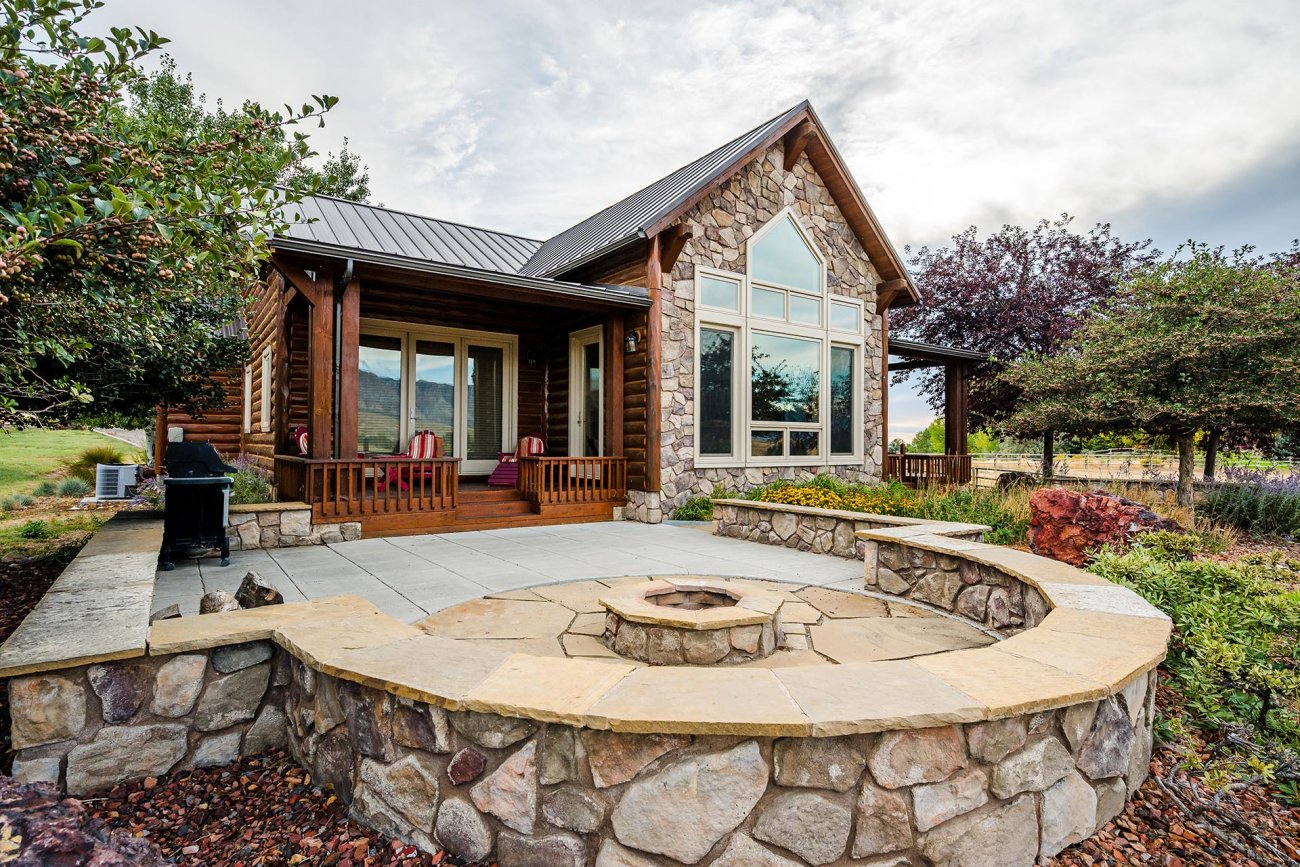 luxury-accommodations-wyoming-the-hideout-lodge-guest-ranch-