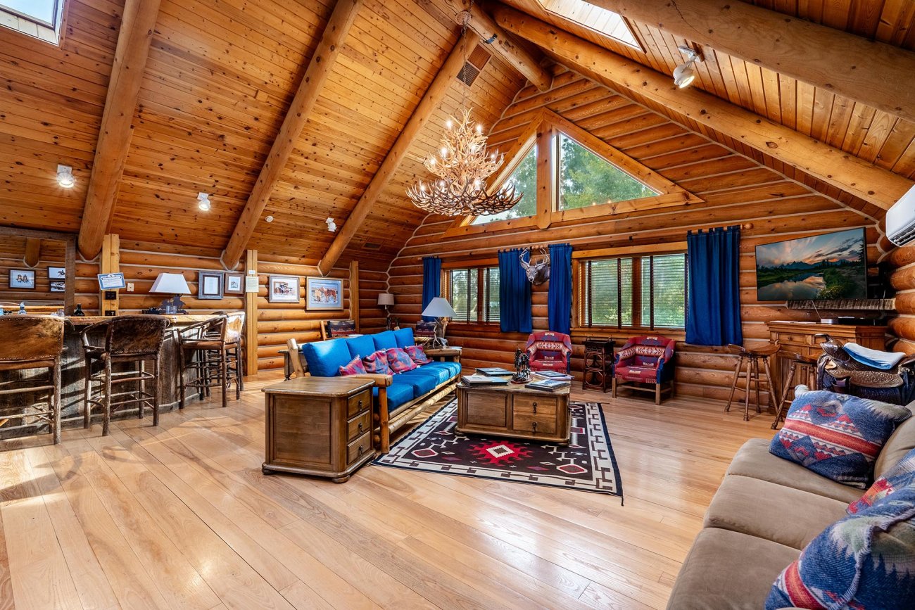 upscale-guest-ranch-wyoming-the-hideout-lodge-guest-ranch